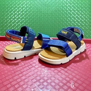 Toms sandals. 6 toddler
